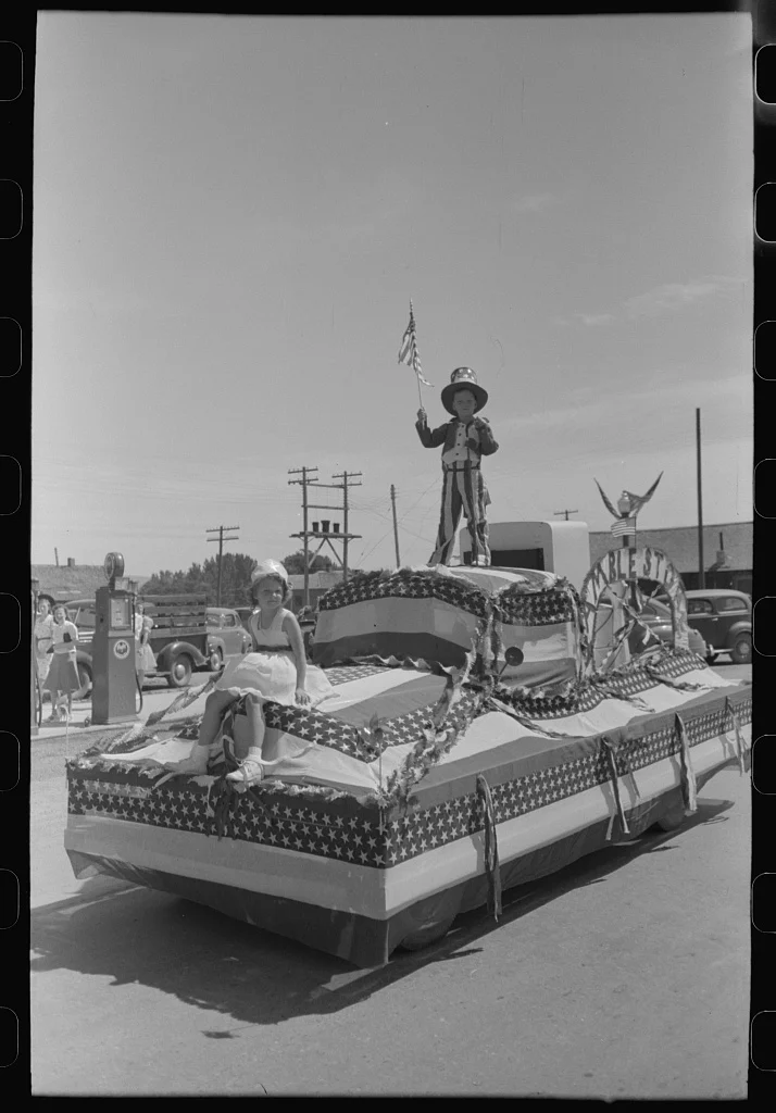 Fourth of July parade in Vale, Oregon, 1941; Russell Lee / Library of Congress. Archival image, not a photograph of the 2026 anniversary.